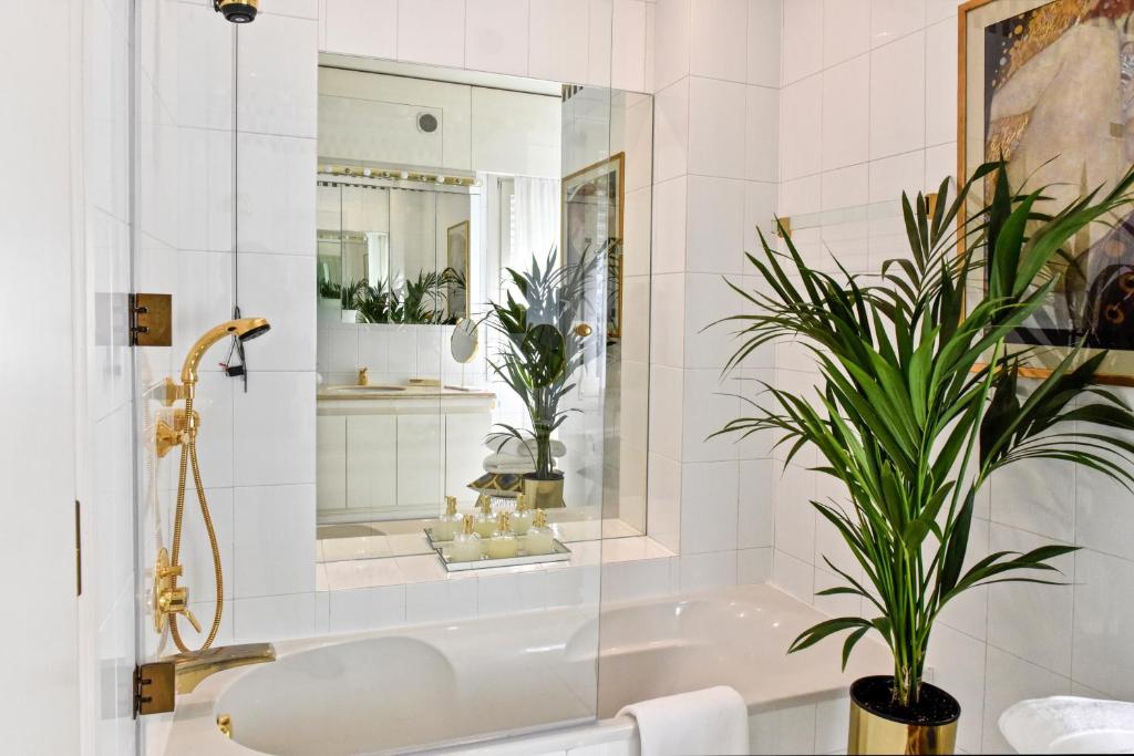 Bagno privato della camera Delano